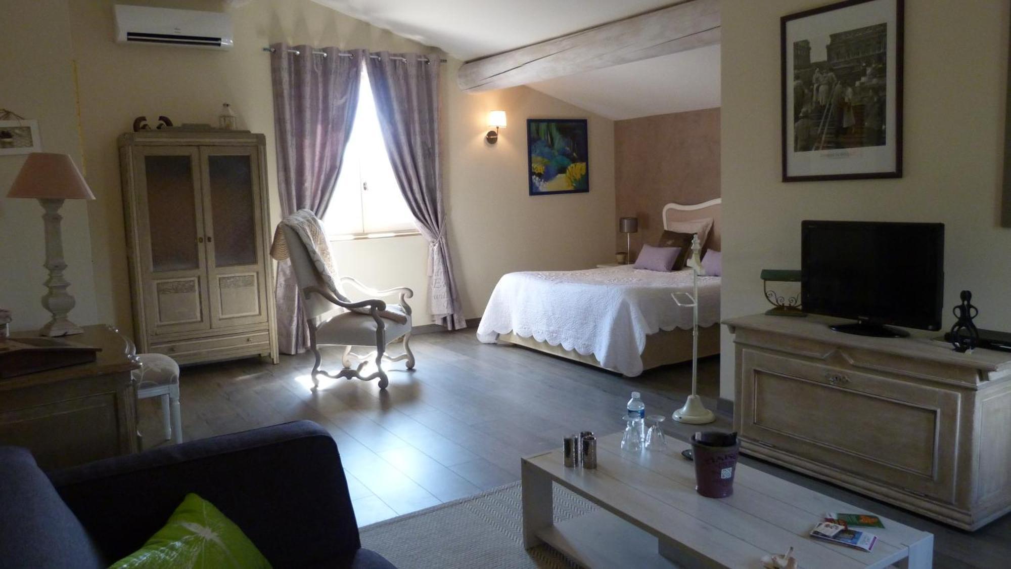 Mas De Chantounette Cheval-Blanc Room photo