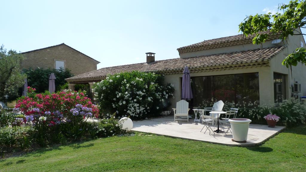 Mas De Chantounette Cheval-Blanc Exterior photo